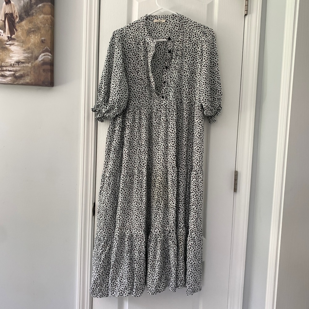 In Loom Heart Leopard Print Tiered Midi Dress White Black Red ILD2886 Womens S